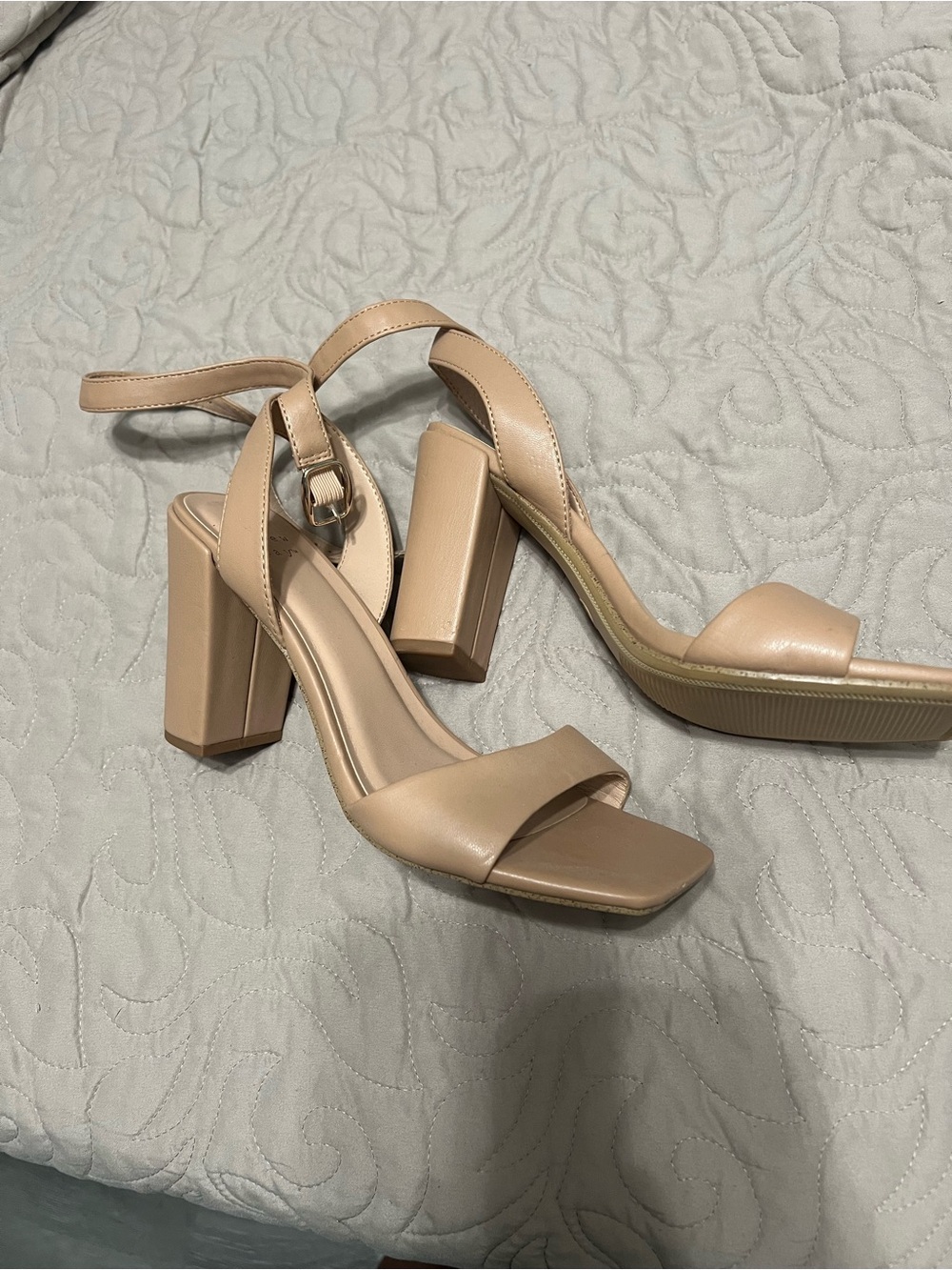 A New Day Nude Square Toe Block Heel Sandals Size 8 - Picture 2 of 5